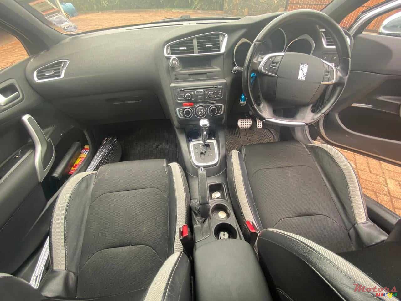 2016' Citroen DS4 photo #3