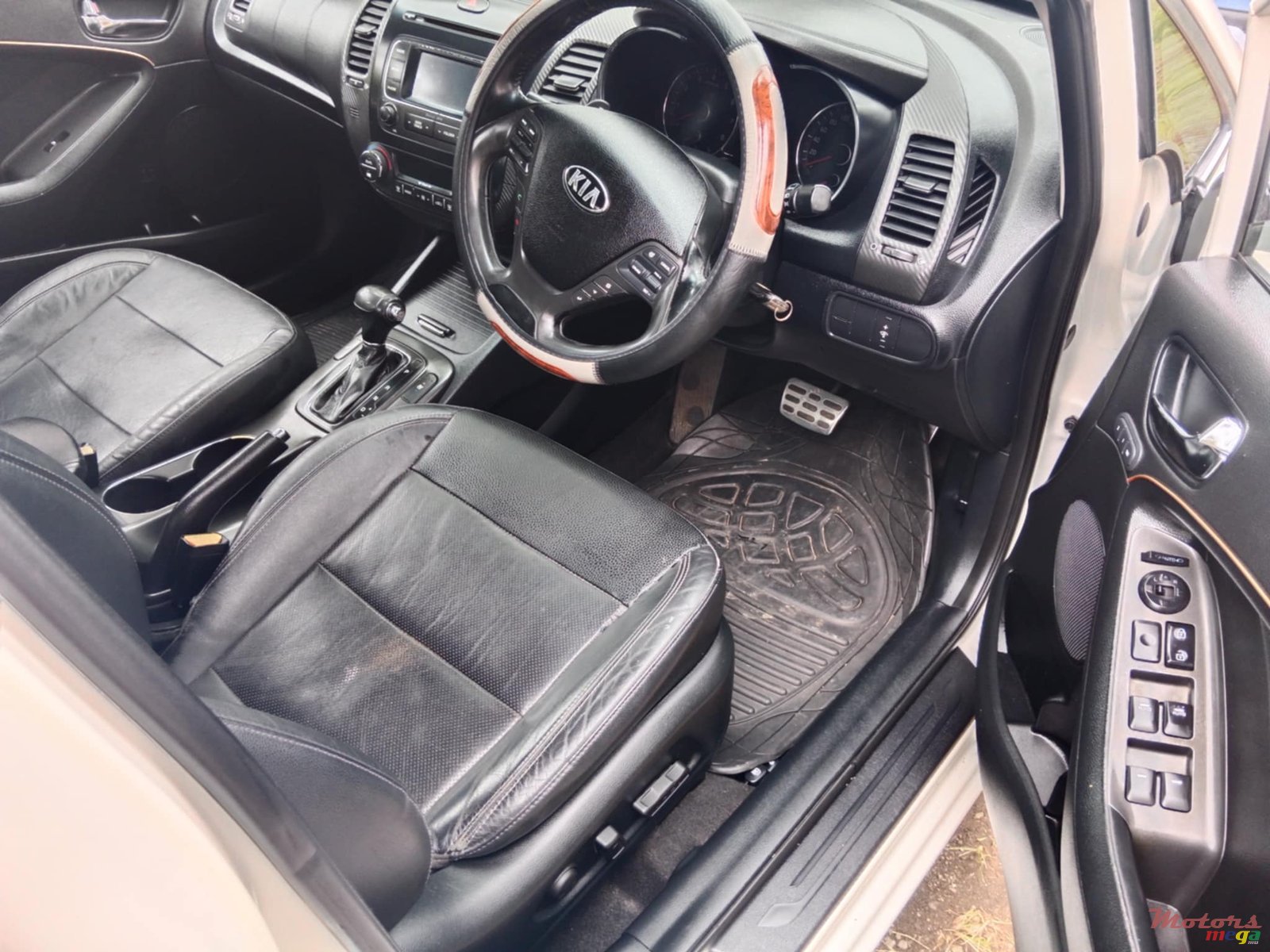 2014' Kia Cerato AUTOMATIC GEAR photo #5