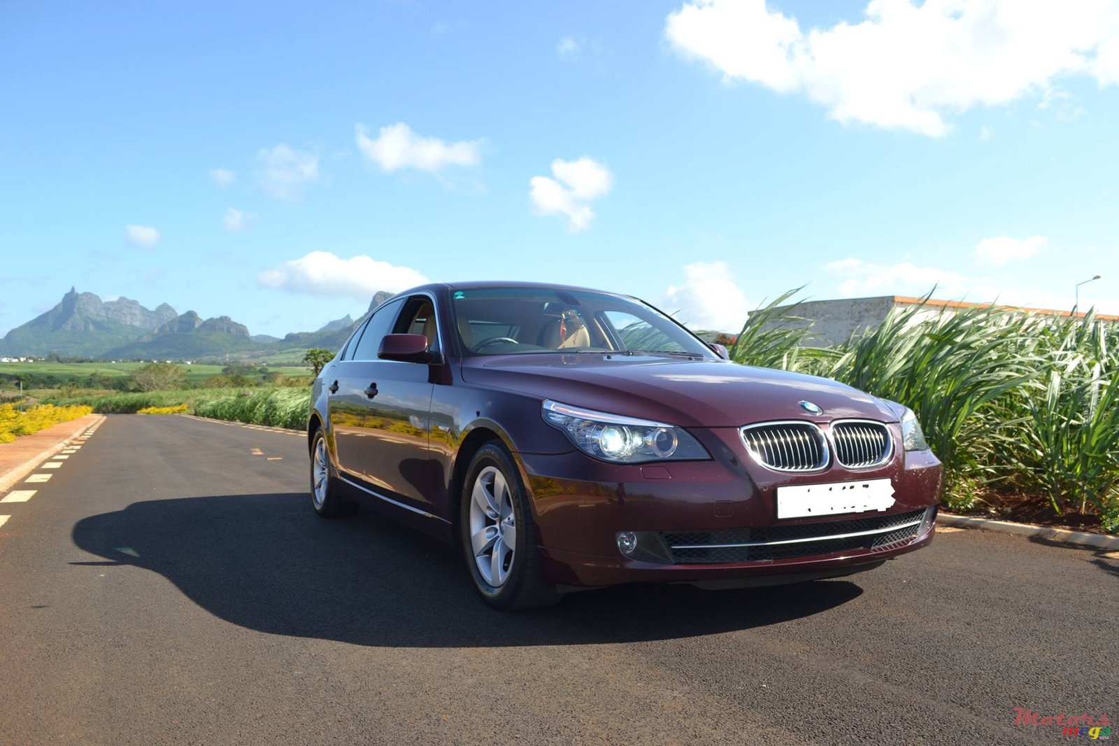 2008' BMW 523 photo #4