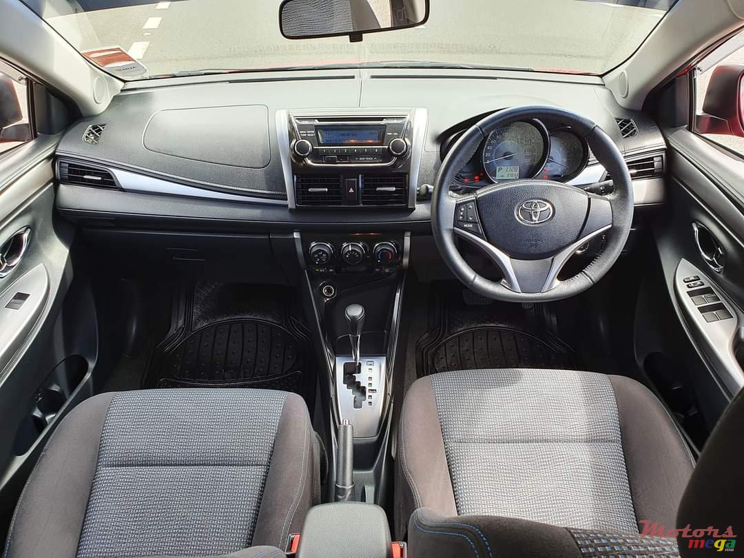 2016' Toyota Yaris photo #4
