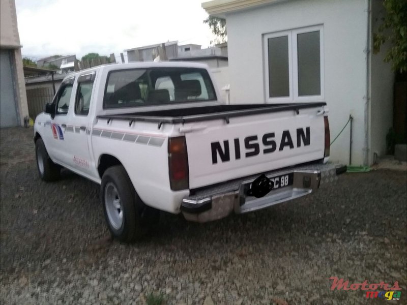 1998' Nissan photo #1