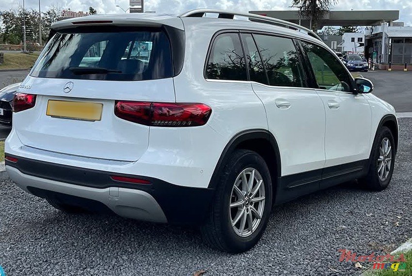 2020' Mercedes-Benz GLB 200 photo #2