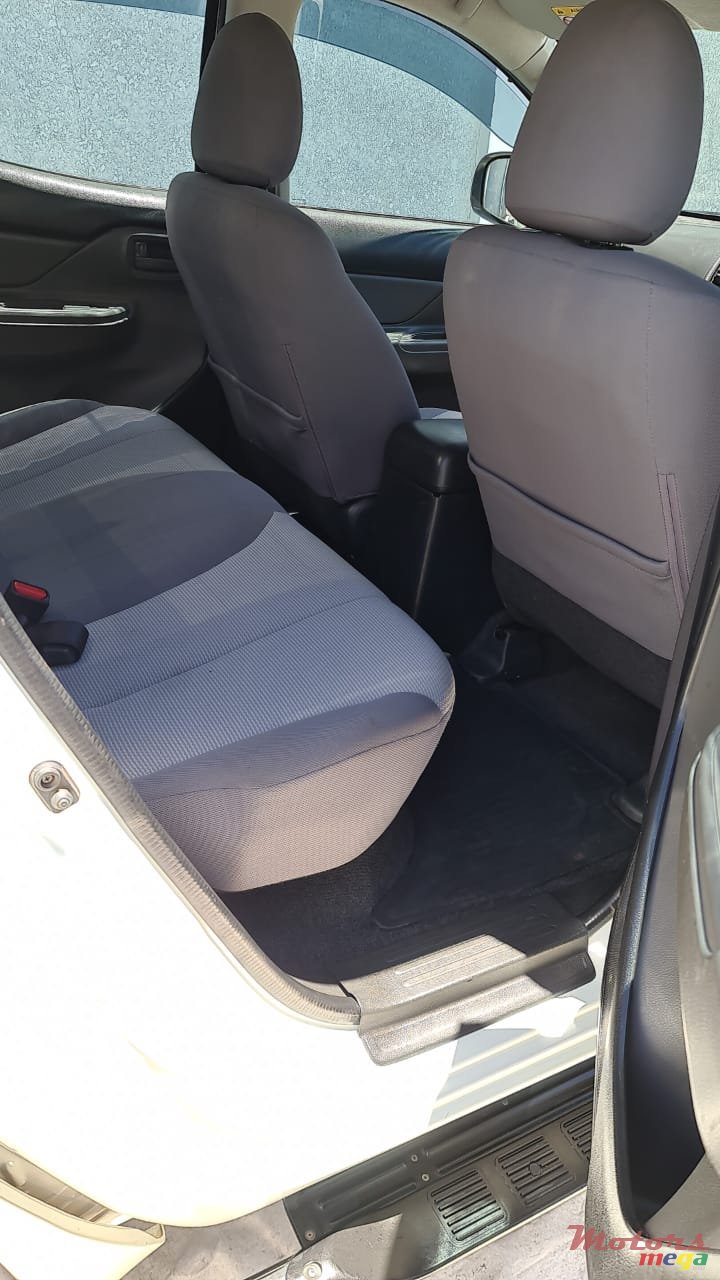 2017' Mitsubishi L 200 photo #5