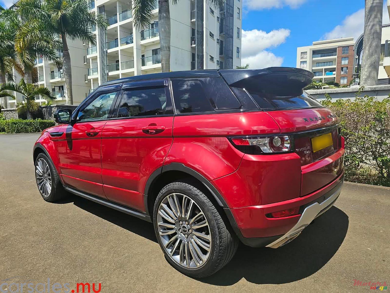 2012' Land Rover Range Rover Evoque Si4 2.0 photo #3