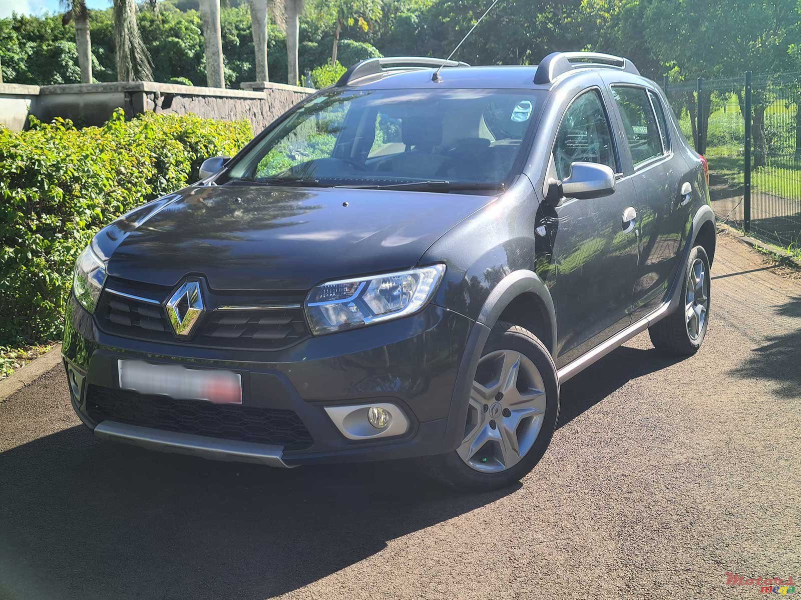 2019' Renault Sandero StepWay 1.6 photo #1