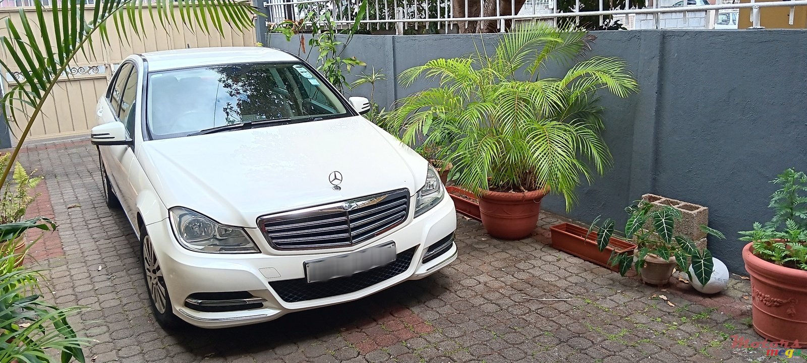 2013' Mercedes-Benz 180 photo #1