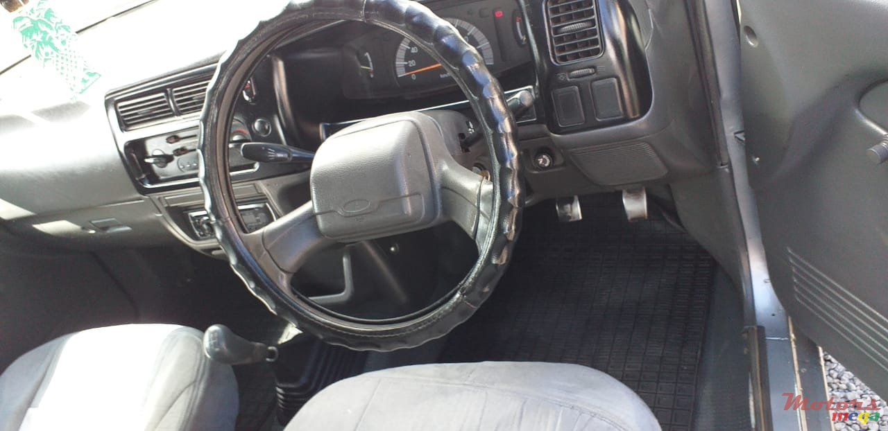 2006' Mitsubishi L 200 photo #6