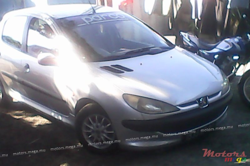 2000' Peugeot 206 photo #1