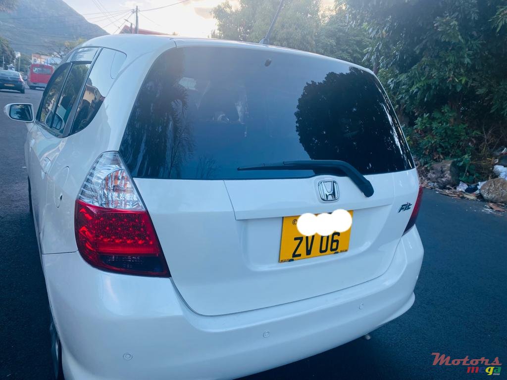 2006' Honda Fit any photo #1