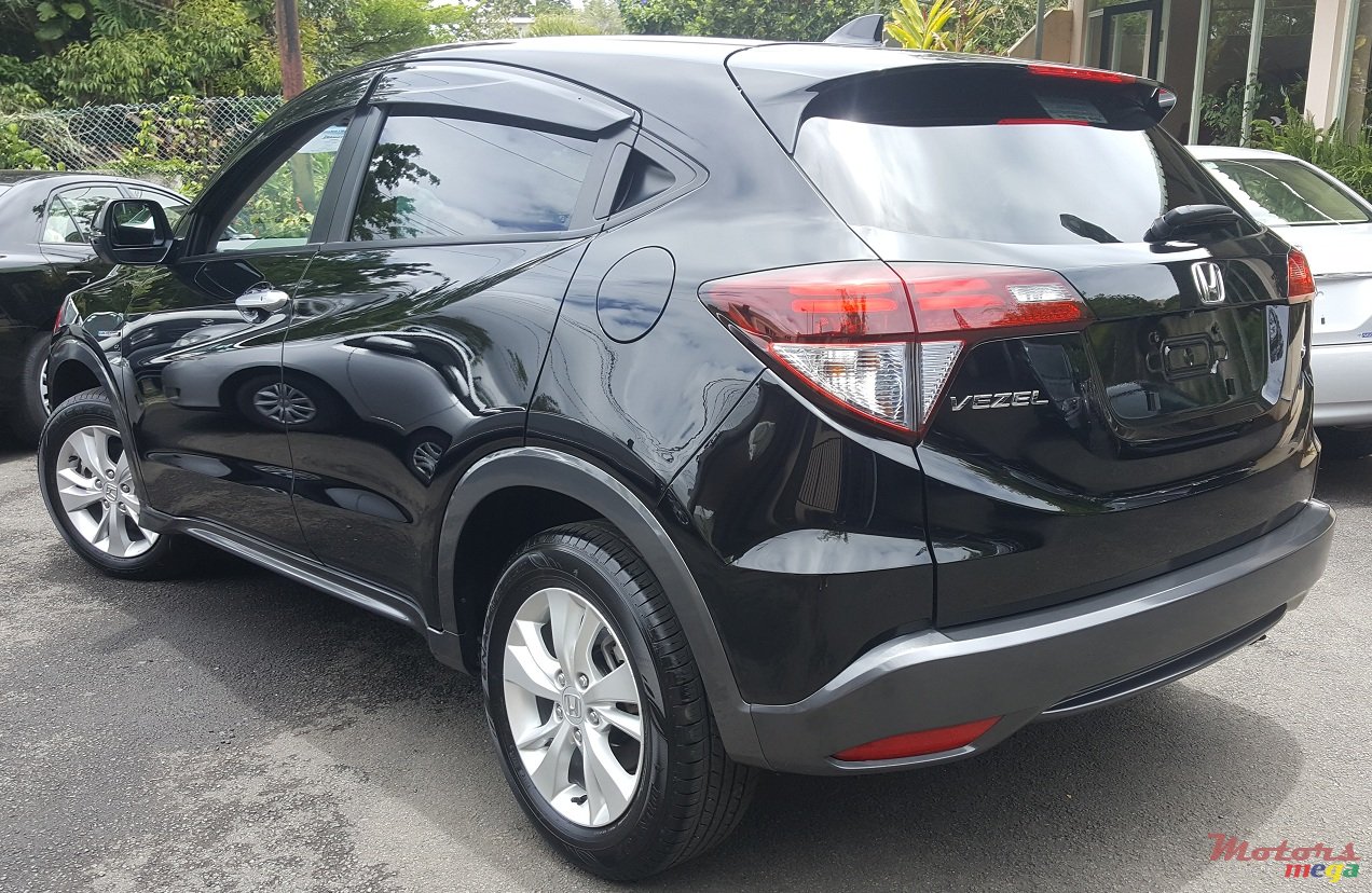 2015' Honda HR-V Vezel Hybrid photo #2