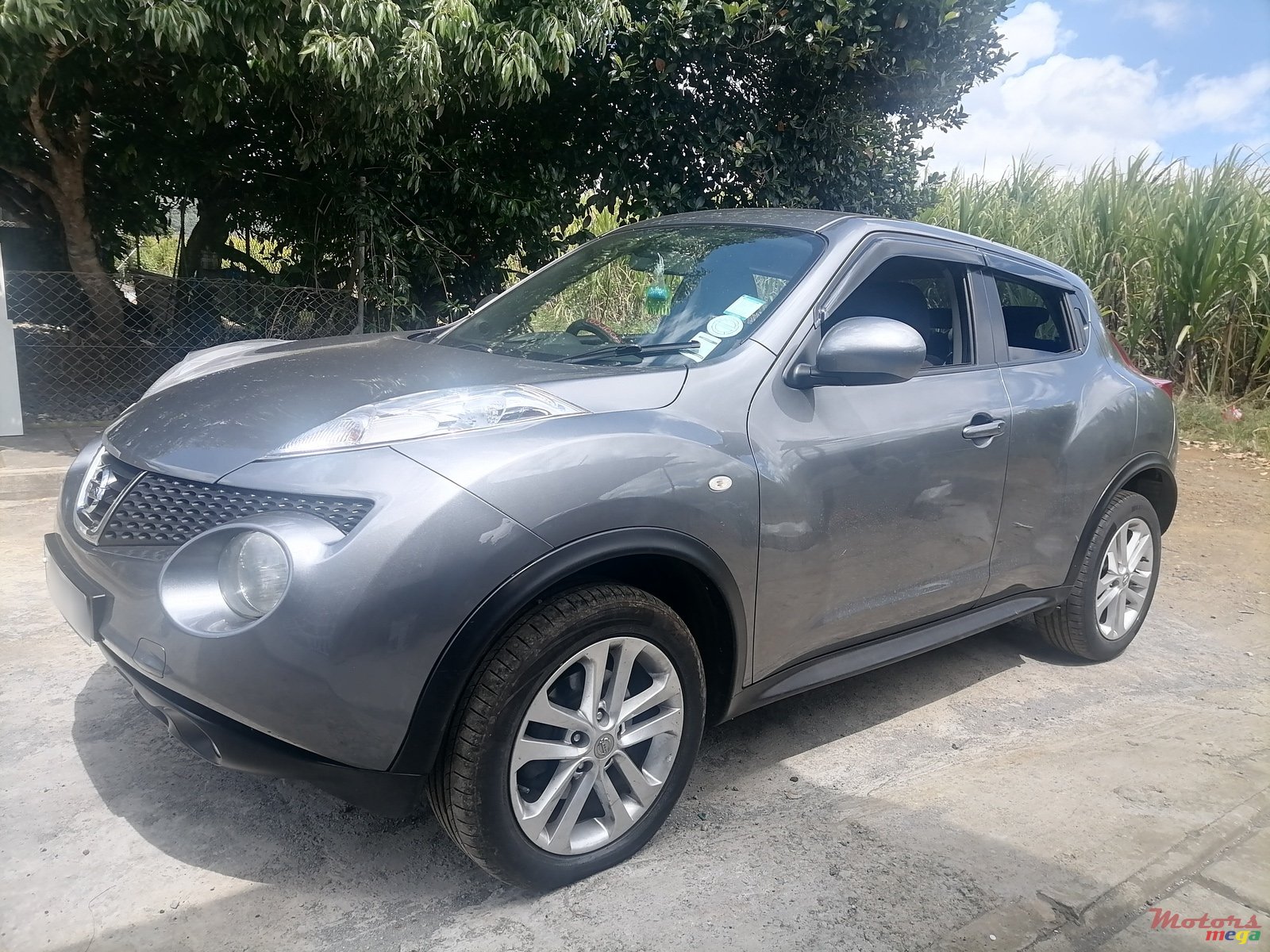 2012' Nissan Juke photo #1