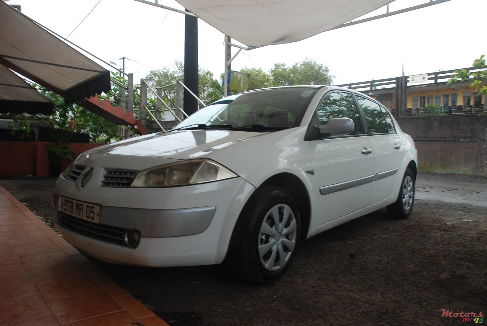 2005' Renault Megane photo #1