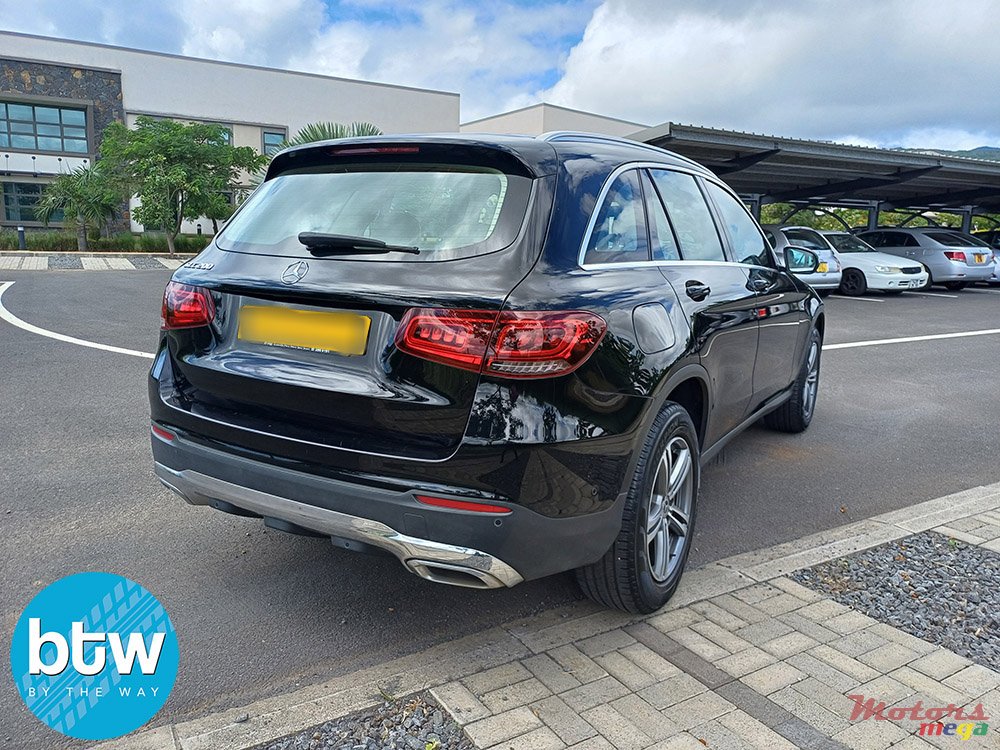 2020' Mercedes-Benz GLC 200 photo #3