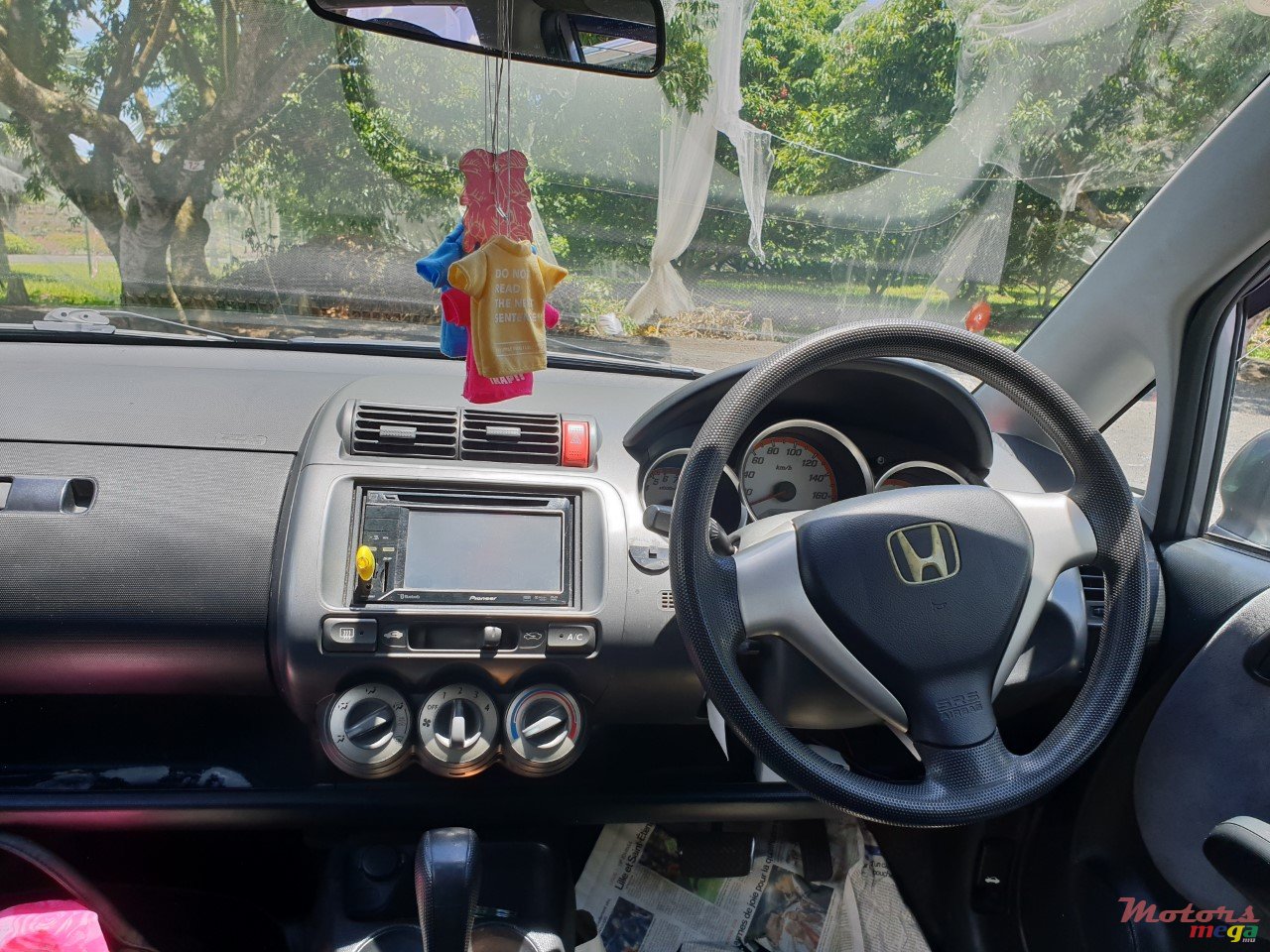 2006' Honda Fit photo #4