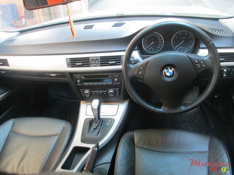 2011' BMW 320 i photo #5