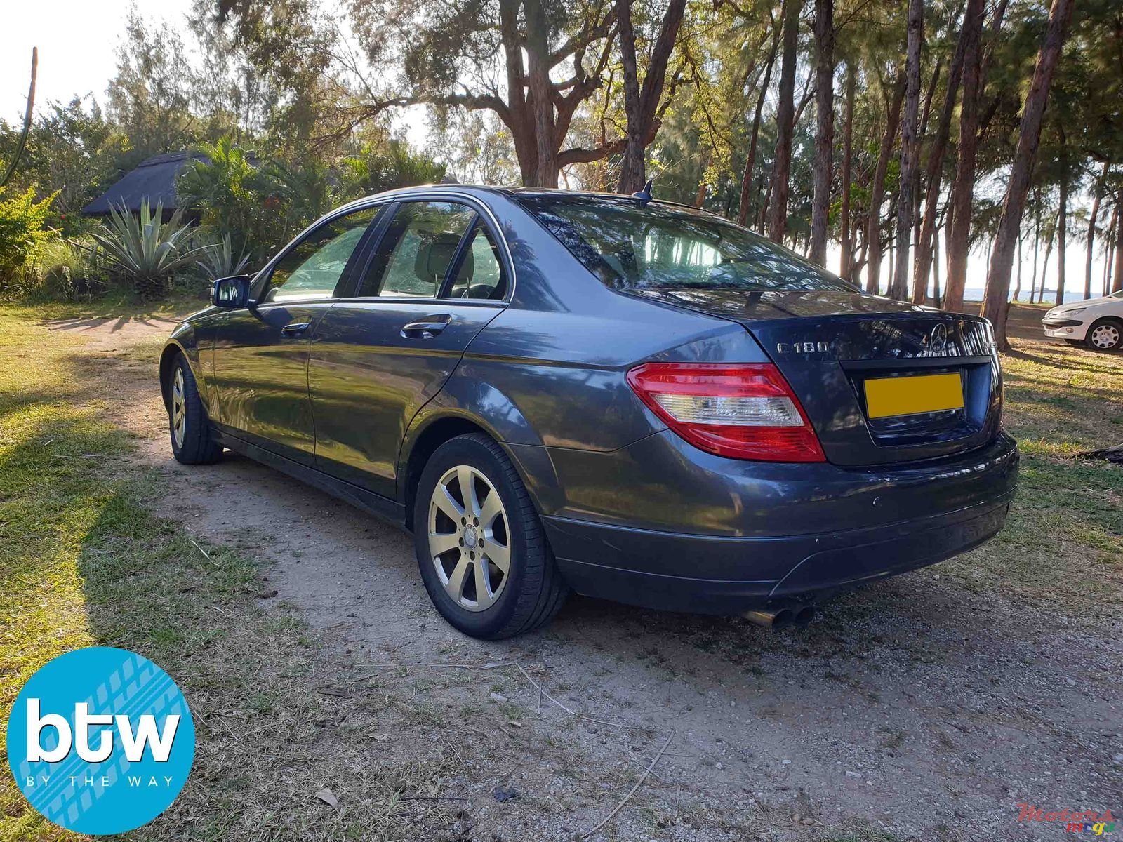 2010' Mercedes-Benz C-Class 180 Blue Efficiency photo #2