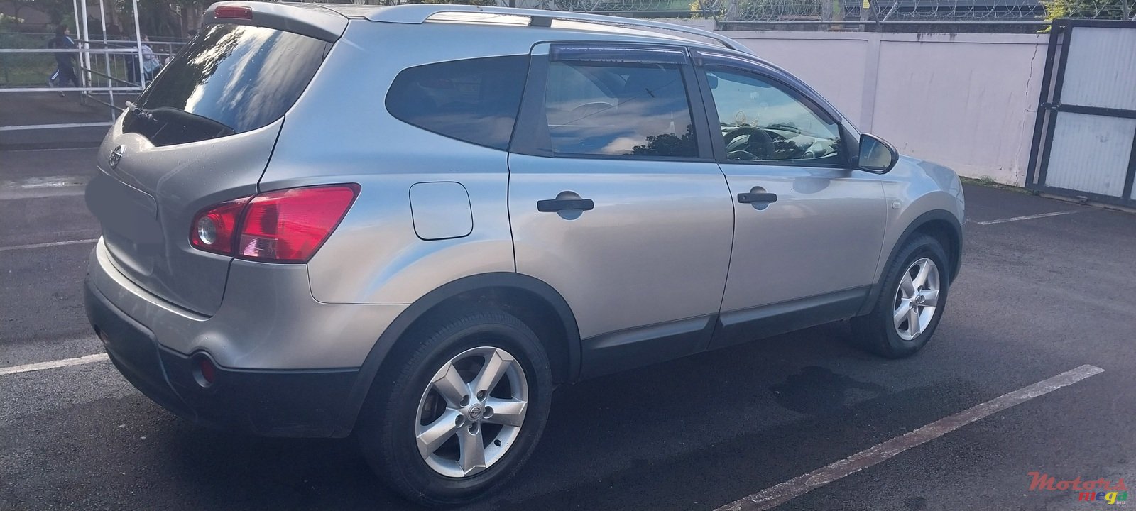 2010' Nissan Qashqai+2 photo #2
