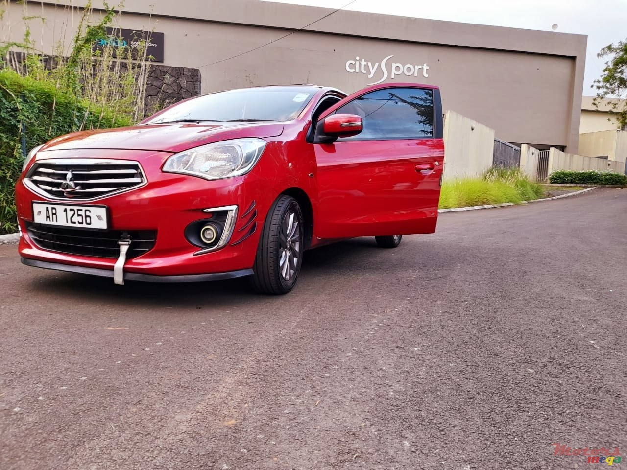 2016' Mitsubishi Attrage photo #4