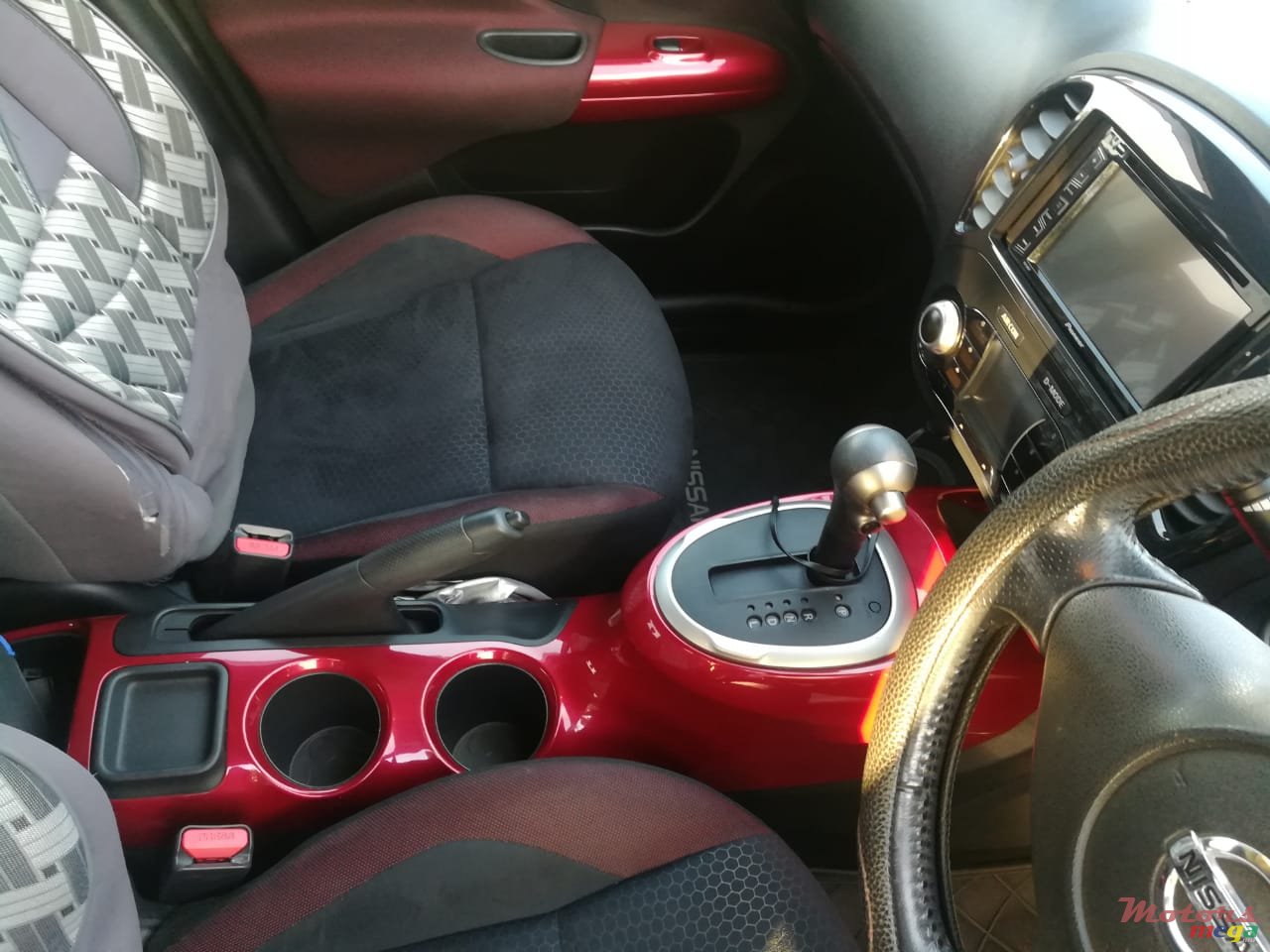 2012' Nissan Juke photo #3