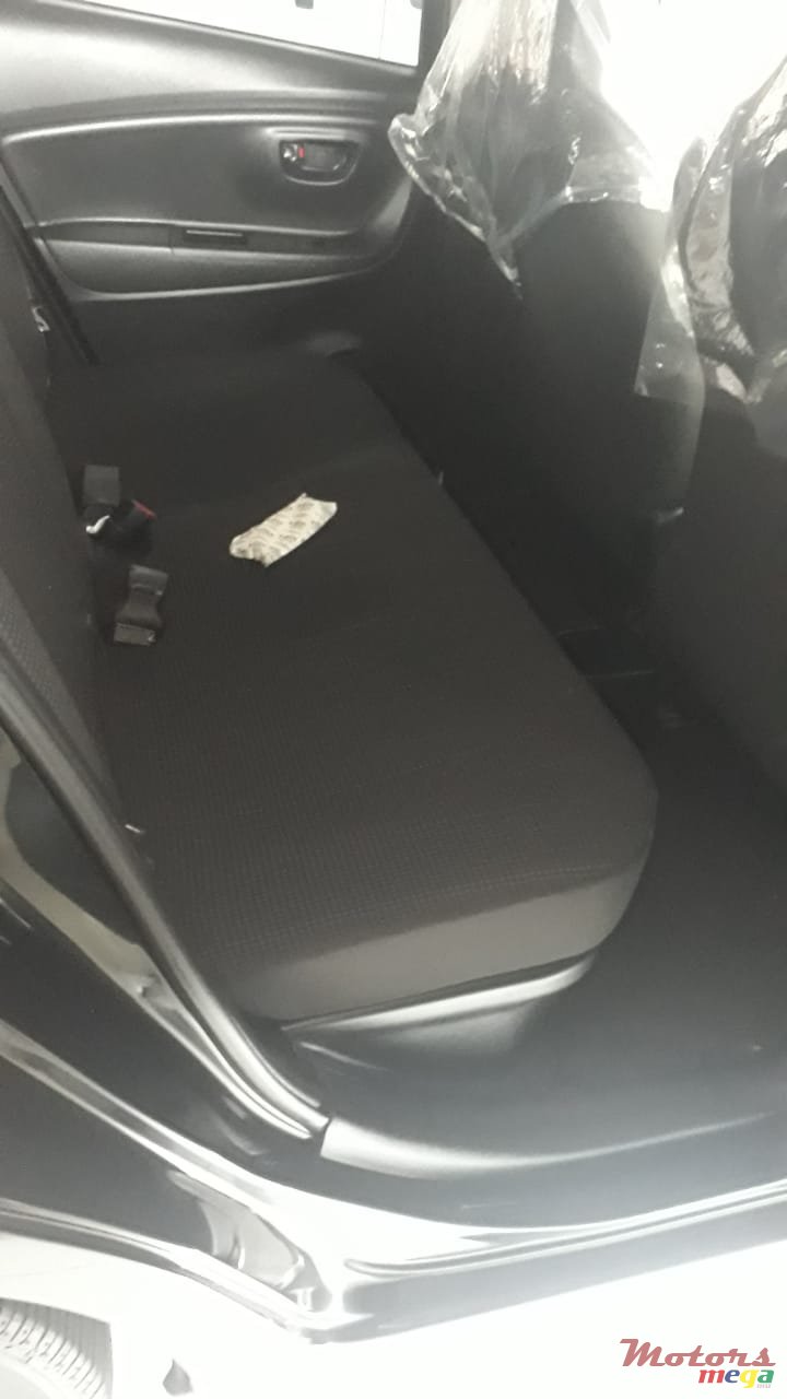 2017' Toyota Vitz photo #3