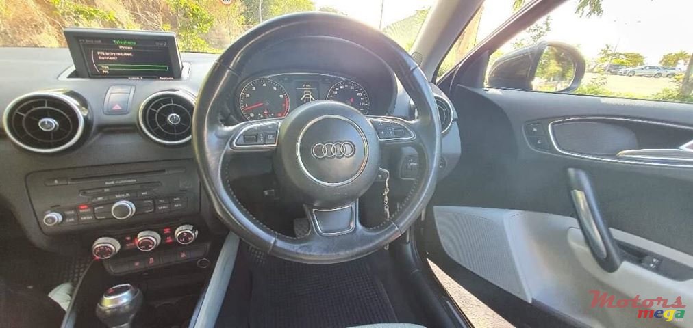 2012' Audi A1 photo #3