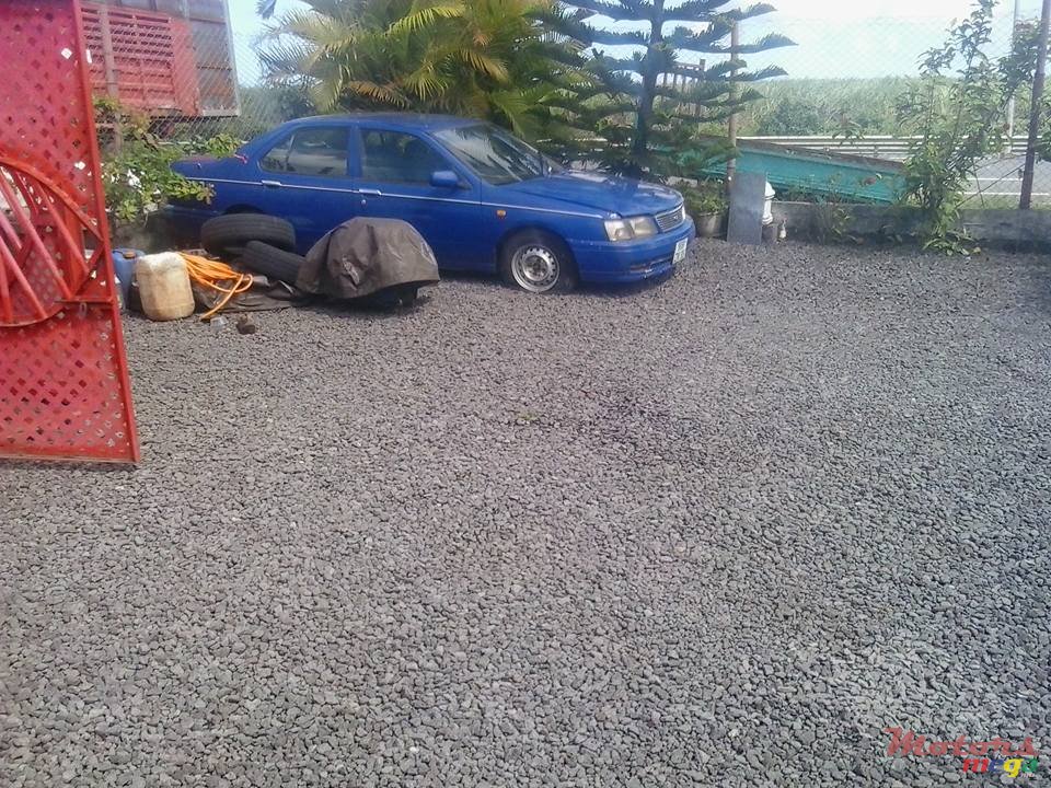 1999' Nissan bluebird photo #1