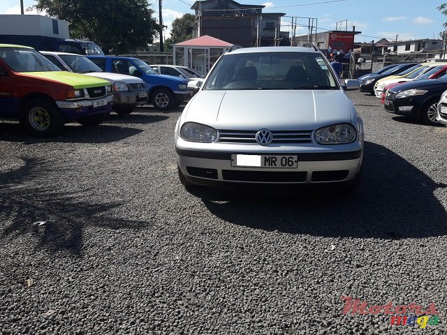 2006' Volkswagen Golf photo #2