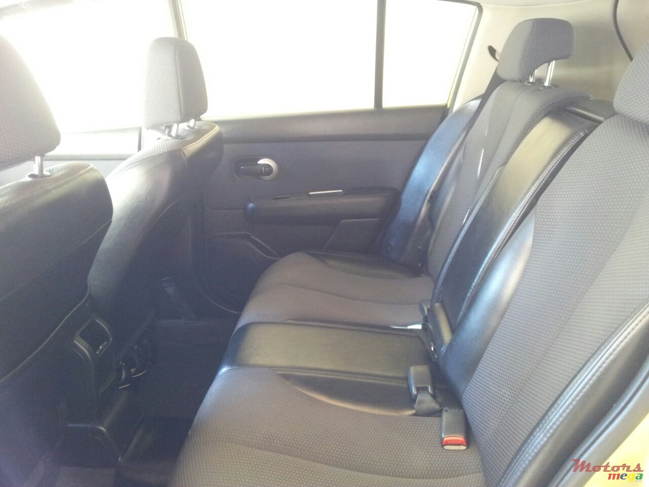 2005' Nissan photo #1