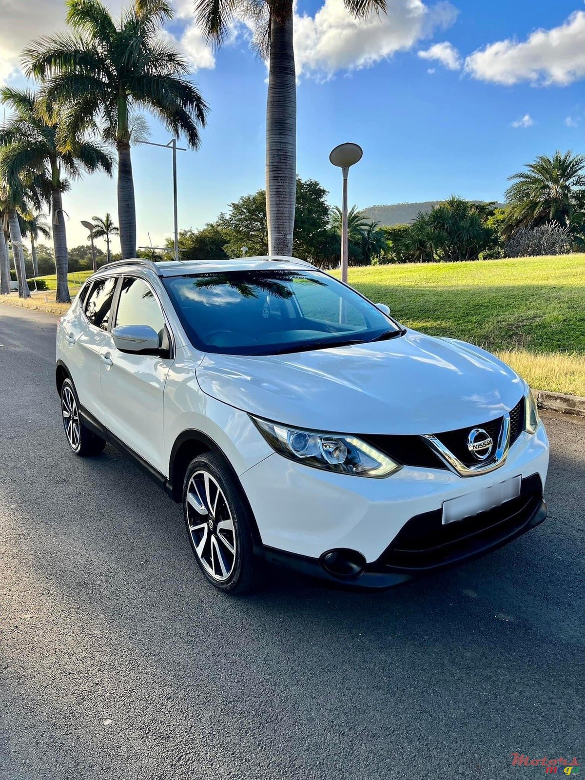 2015' Nissan Qashqai photo #2