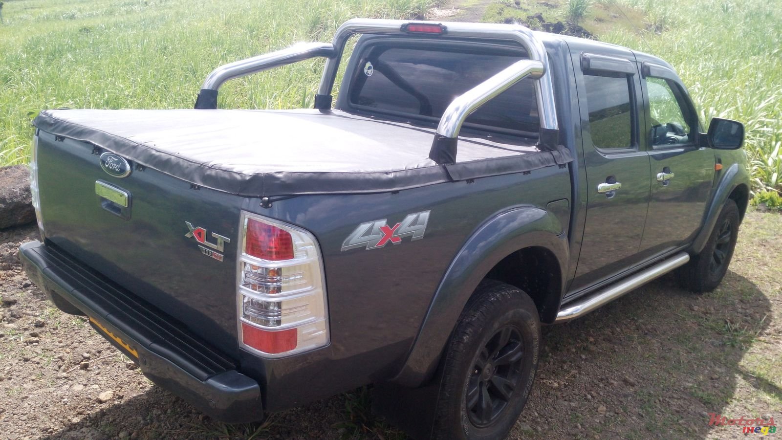 2010' Ford Ranger 4 x 4 XLT photo #2