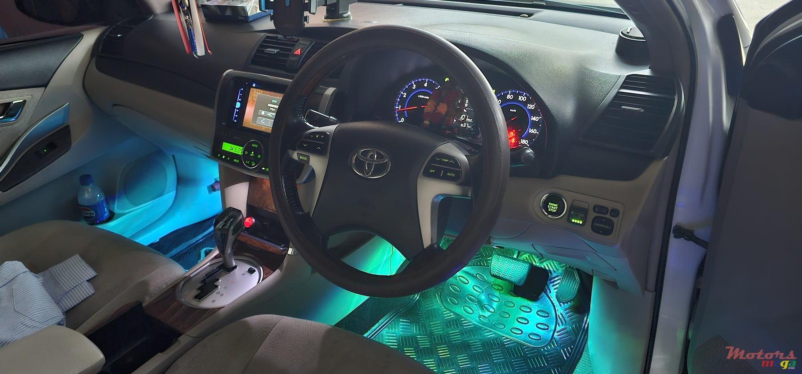 2013' Toyota Premio photo #4