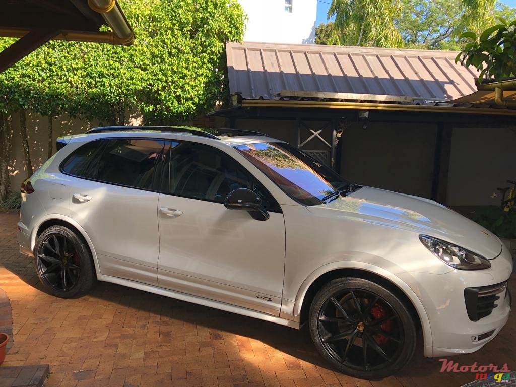 2015' Porsche Cayenne GTS - V6- 440BHP photo #1