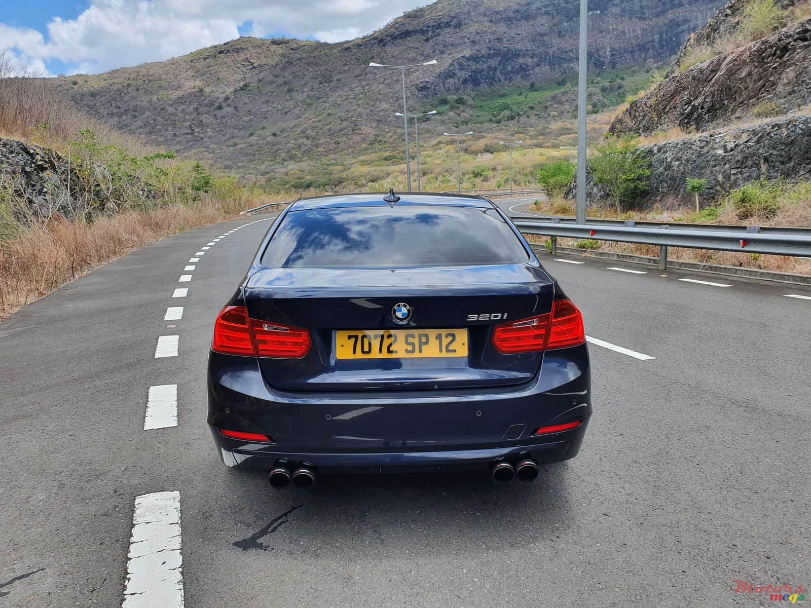 2012' BMW 320 photo #2