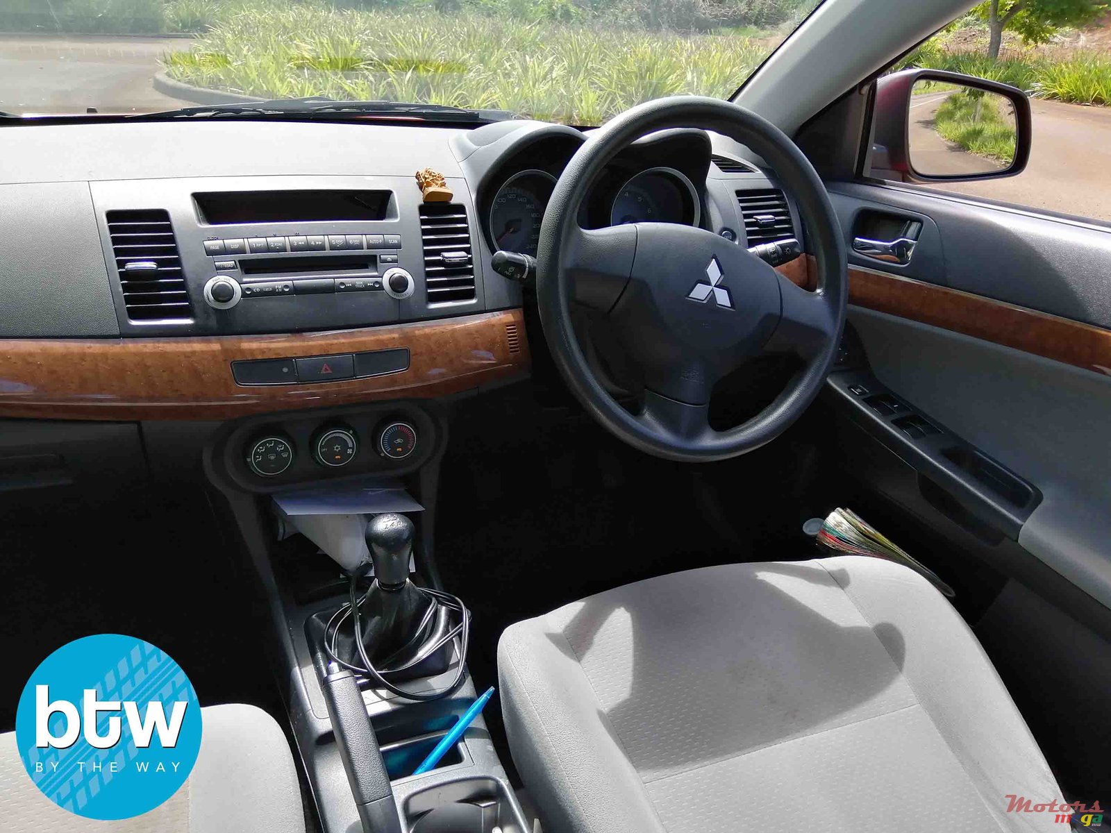 2009' Mitsubishi Lancer Ex photo #5