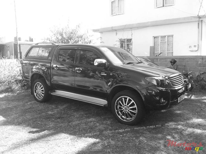 2011' Toyota photo #1