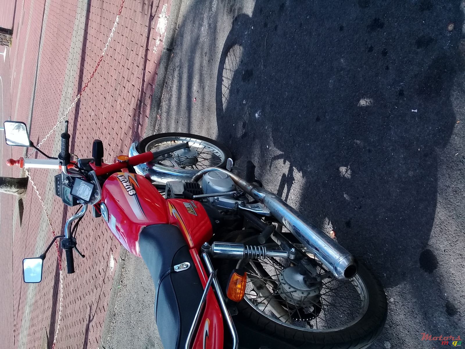 2011' Suzuki photo #2