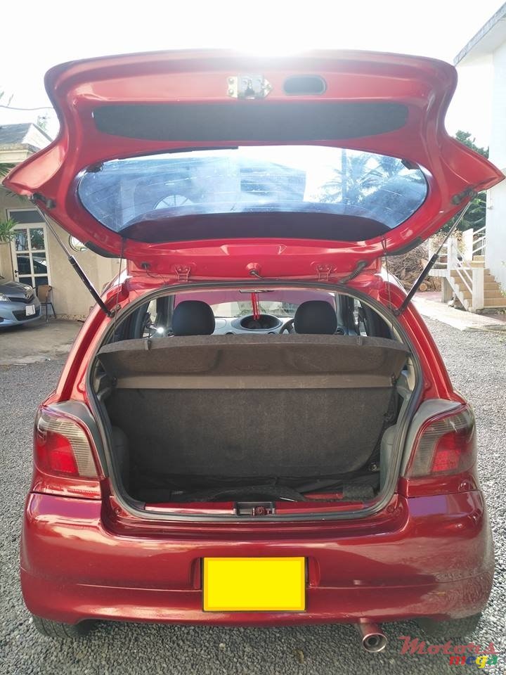 1999' Toyota Vitz photo #7