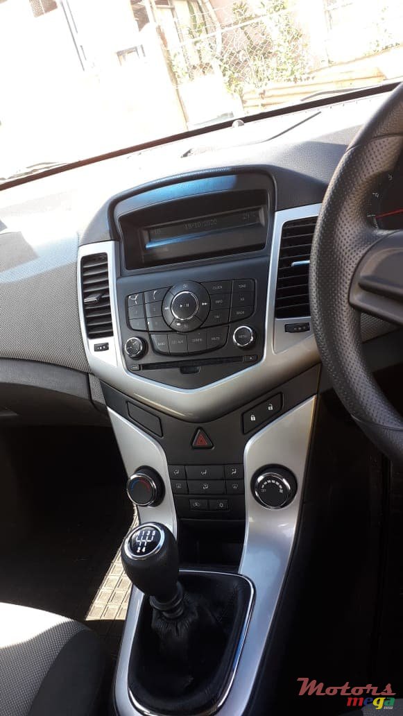 2013' Chevrolet Cruze photo #5