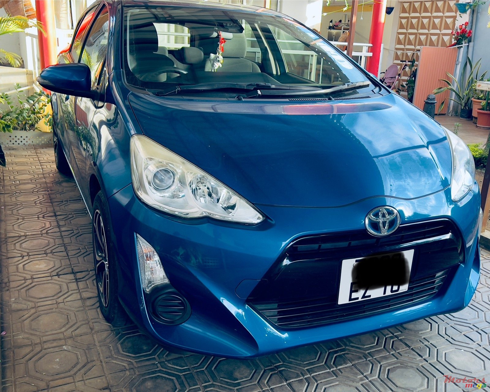 2016' Toyota Aqua photo #2