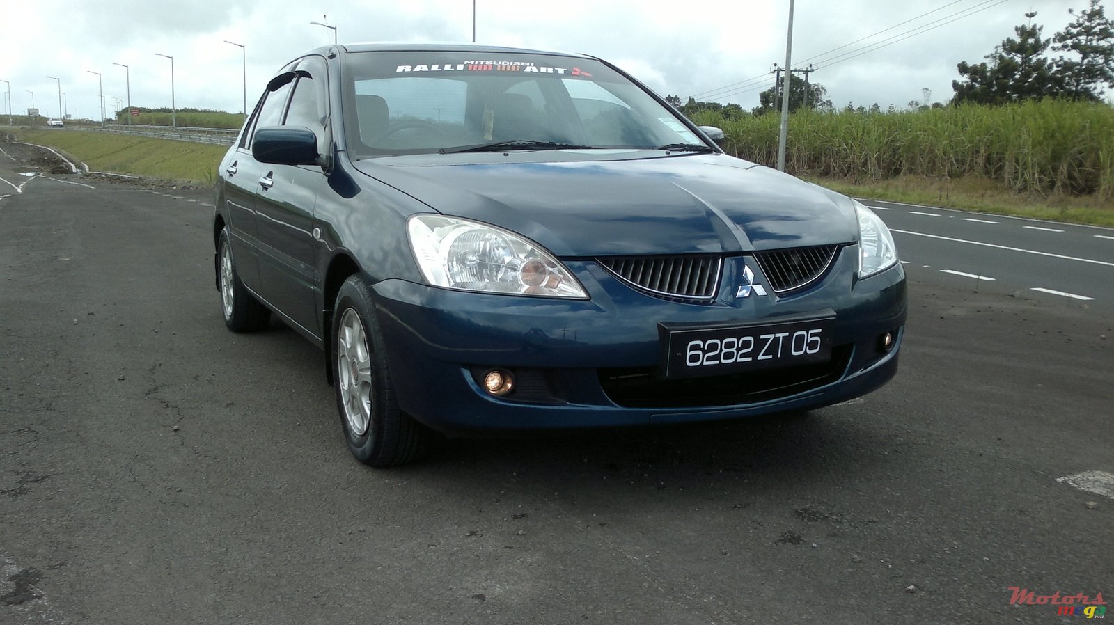 2005' Mitsubishi Lancer photo #1