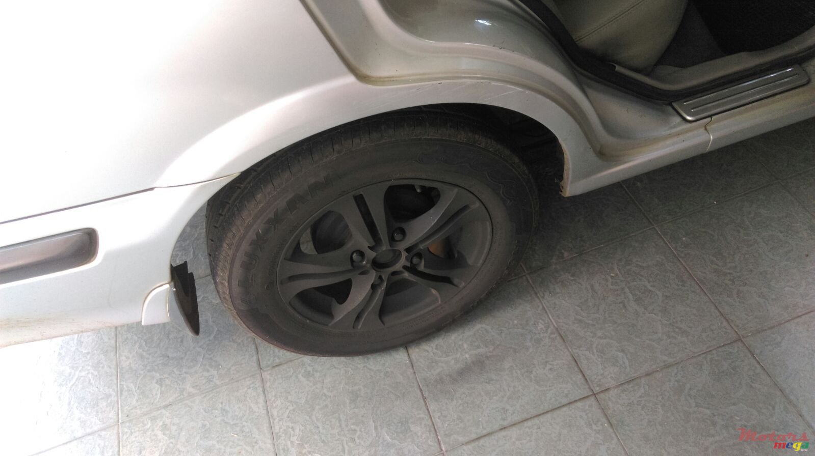 2001' Nissan Sunny photo #6