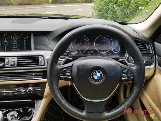 2012' BMW 520 photo #2