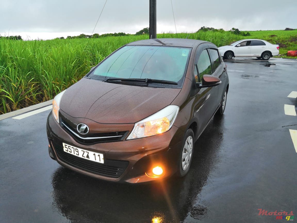 2011' Toyota Vitz Jewela Edition photo #1