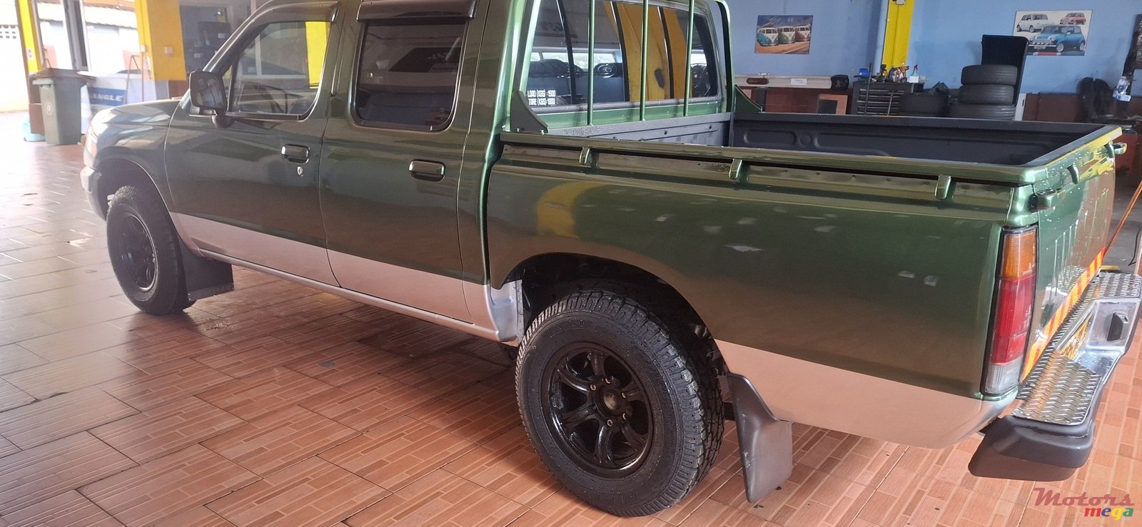 1999' Nissan photo #2