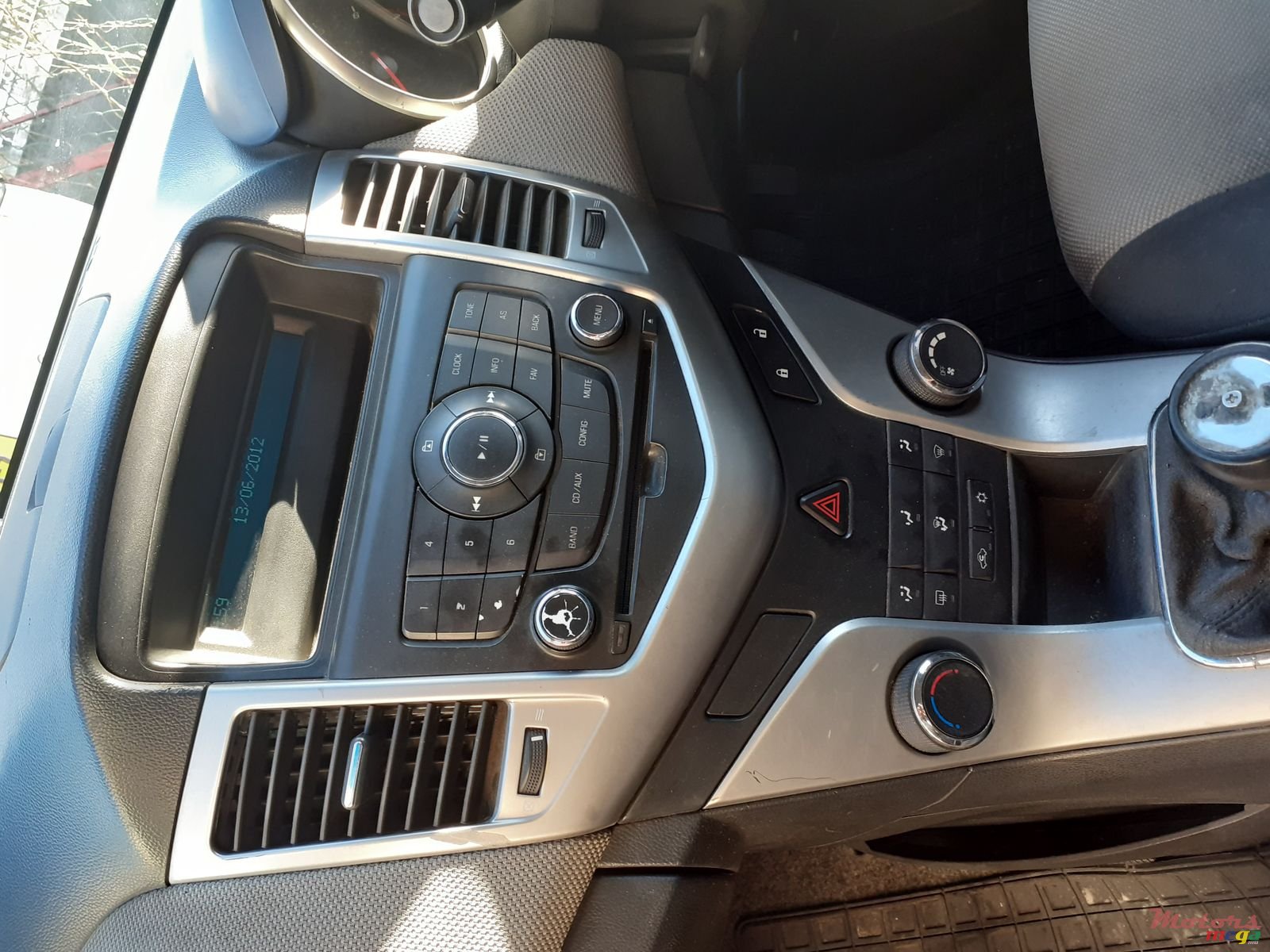 2011' Chevrolet Cruze LS photo #3