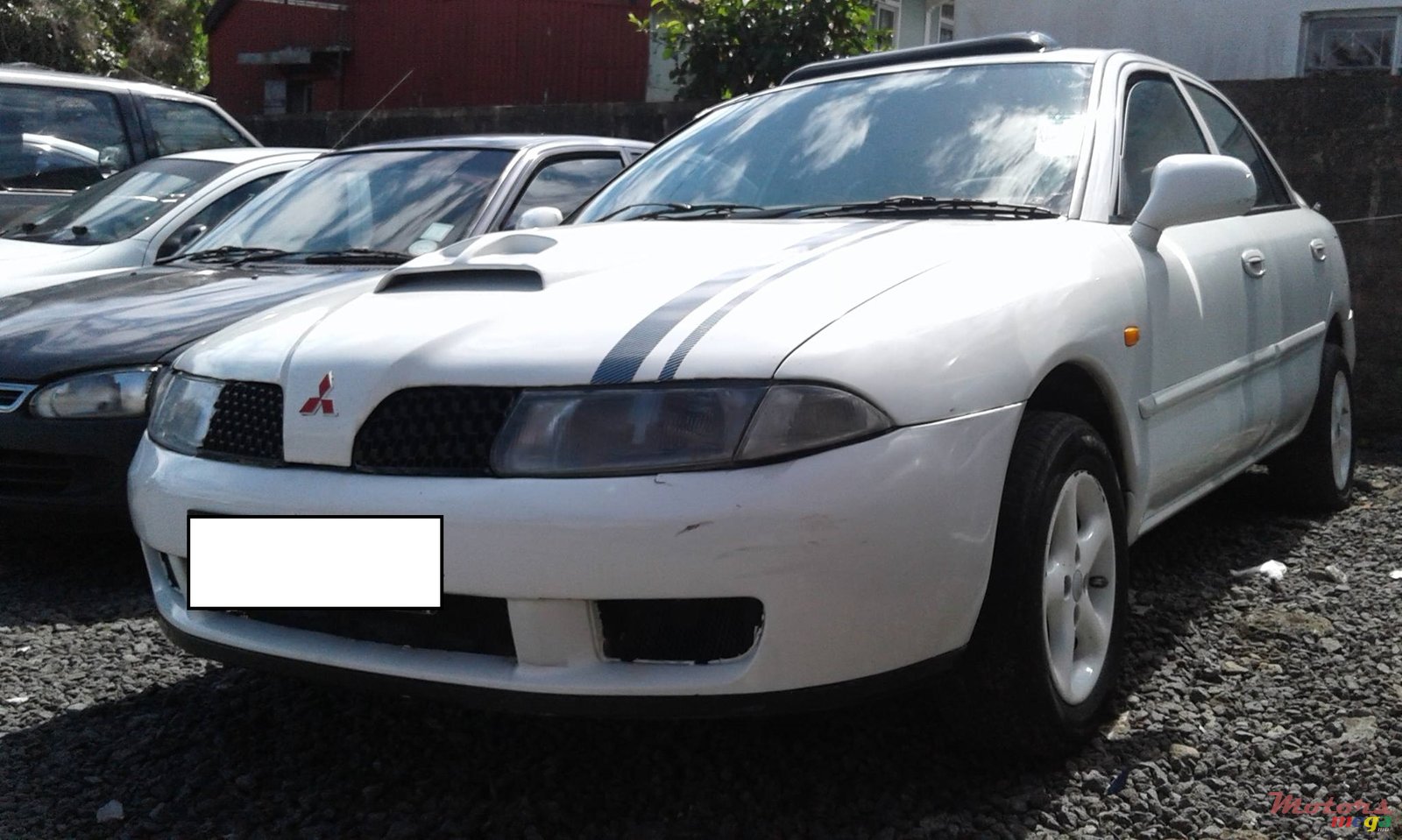 1998' Mitsubishi Carisma photo #1