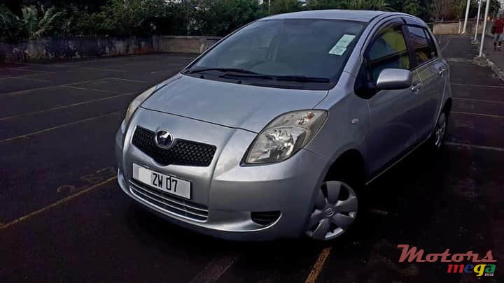 2007' Toyota Vitz 1300cc photo #2