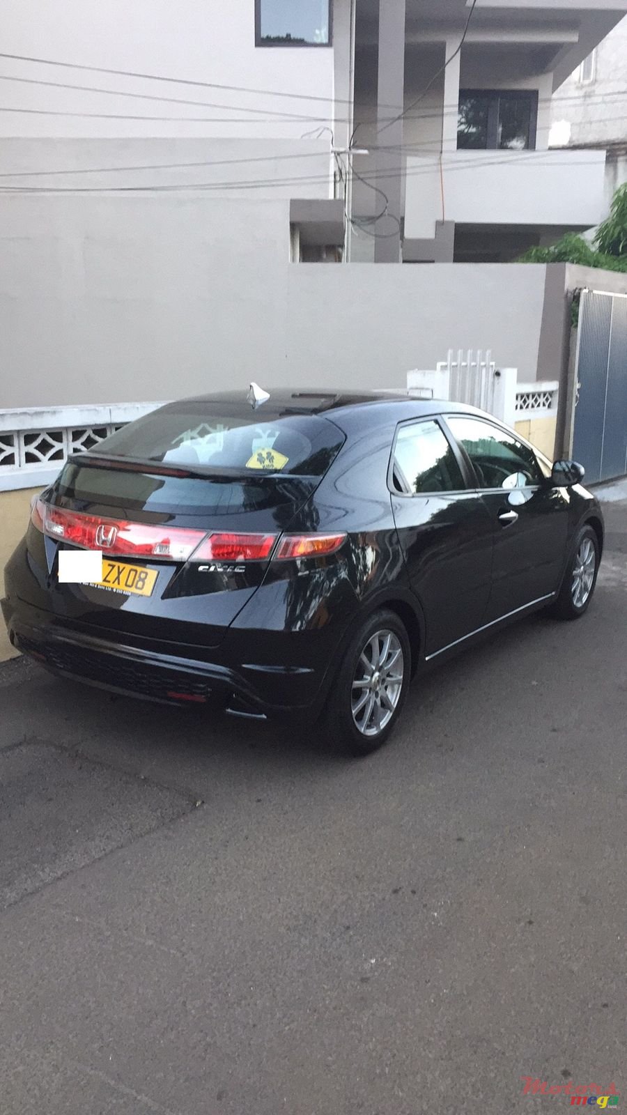 2008' Honda Civic hatchback fk1 photo #2