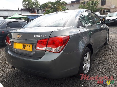 2011' Chevrolet Cruze photo #7