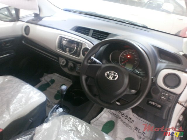 2013' Toyota Vitz photo #2